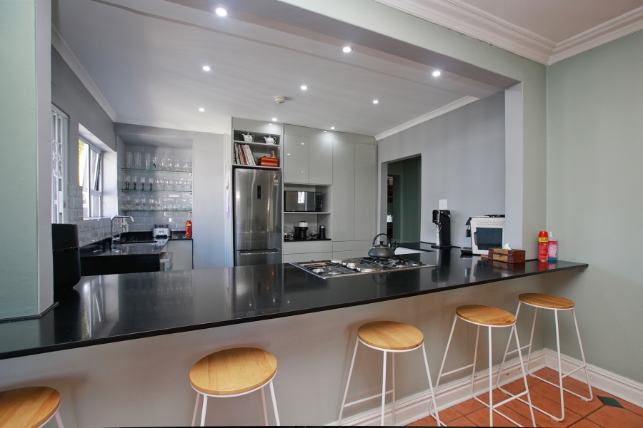 5 Bedroom Property for Sale in Claremont Western Cape